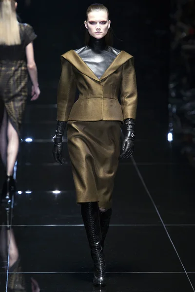 Look 26